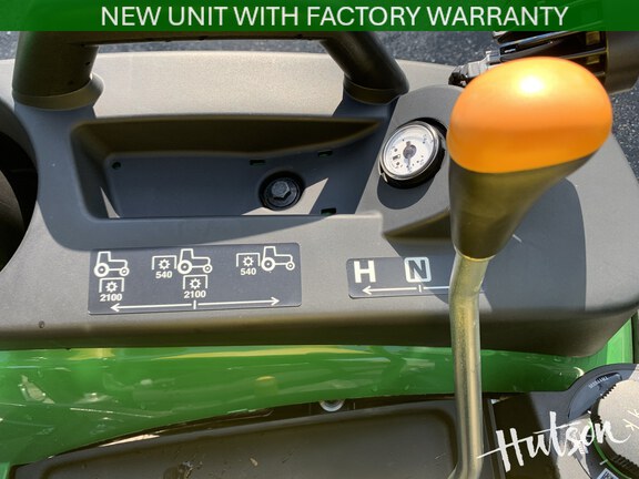 Photo of 2025 John Deere 1025R