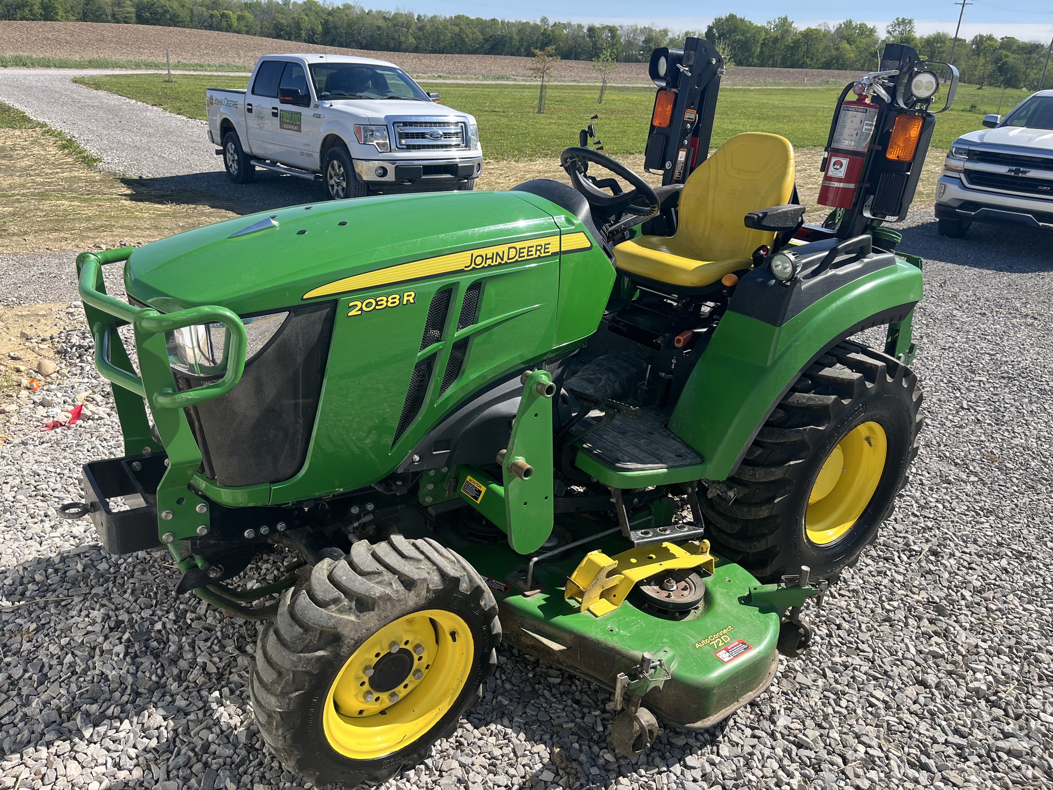 2017 John Deere 2038R Image 1