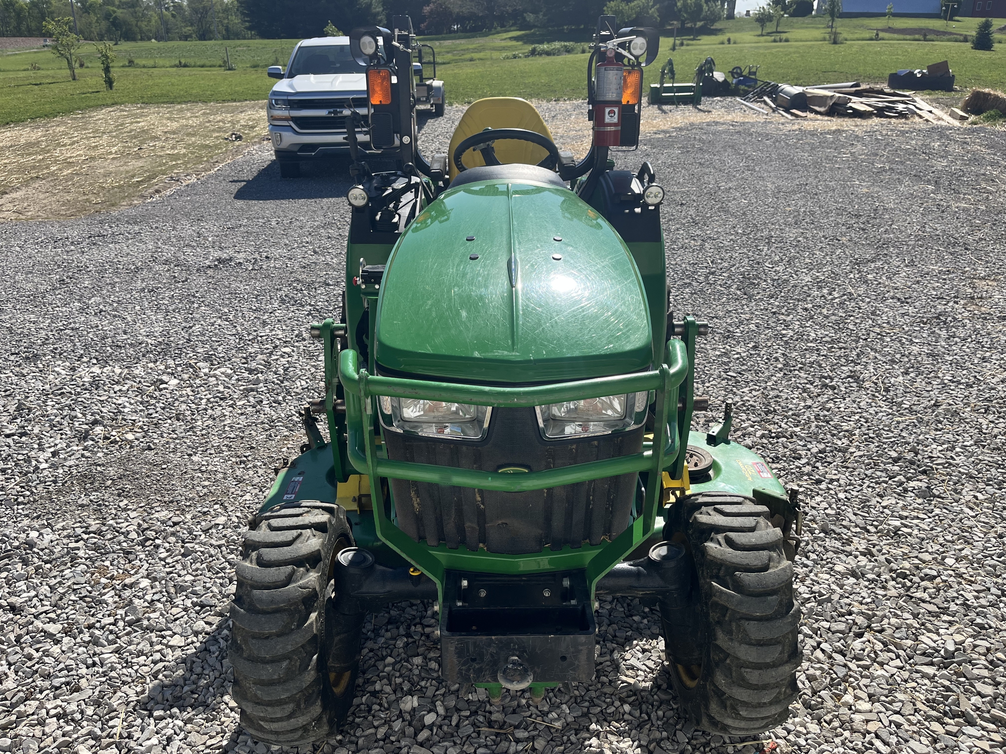 2017 John Deere 2038R Image 4