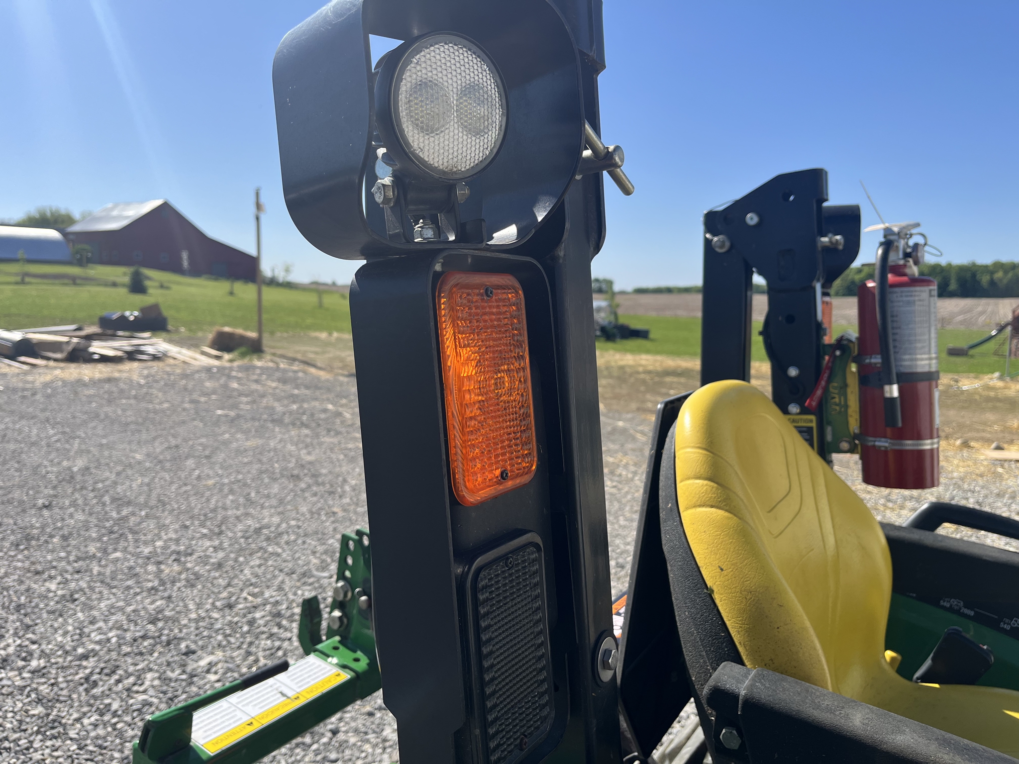 2017 John Deere 2038R Image 6
