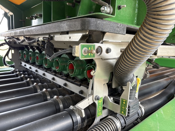 Used 2025 John Deere C850T Air Carts at Horizon Ag & Turf in Lloydminster, AB - Photo9