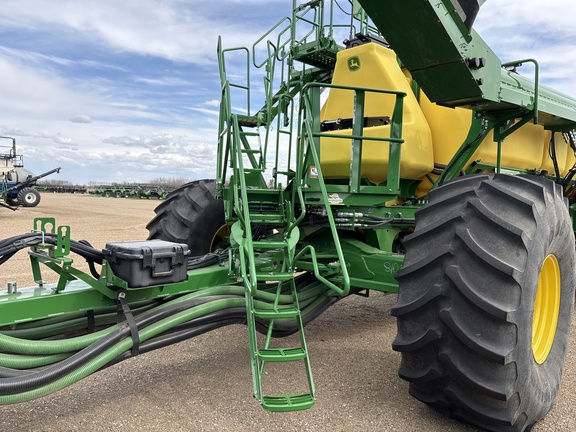 Used 2025 John Deere C850T Air Carts at Horizon Ag & Turf in Lloydminster, AB - Photo3
