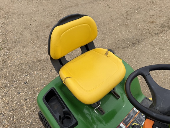 2016 John Deere X380 - Photo19