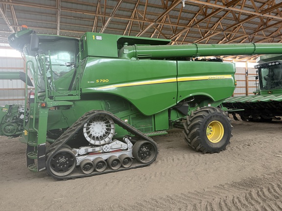  John Deere S790