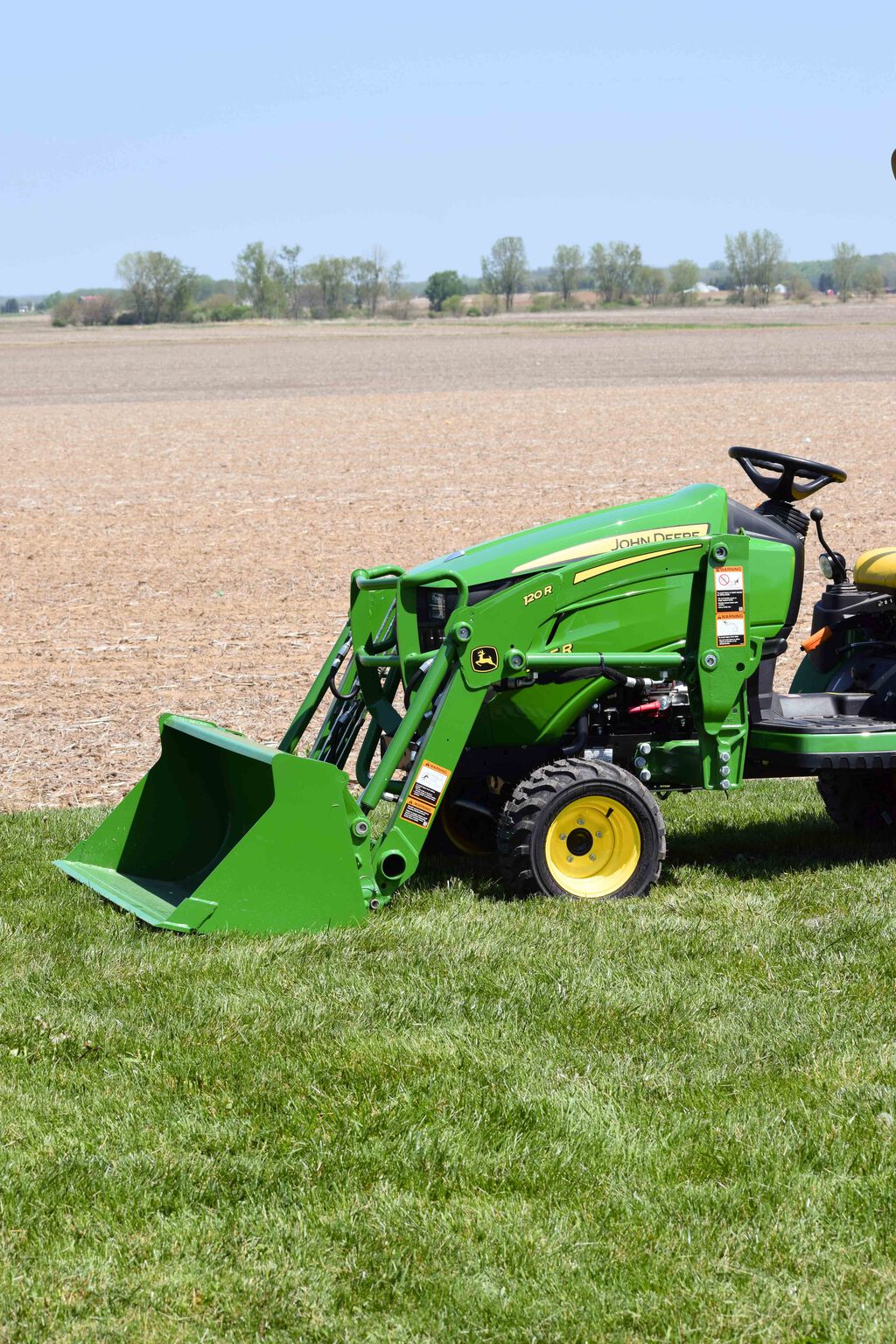 New In-Stock 2026 John Deere 1025R Compact Utility Tractors at Koenig Equipment in Botkins, OH - PhotoXL1