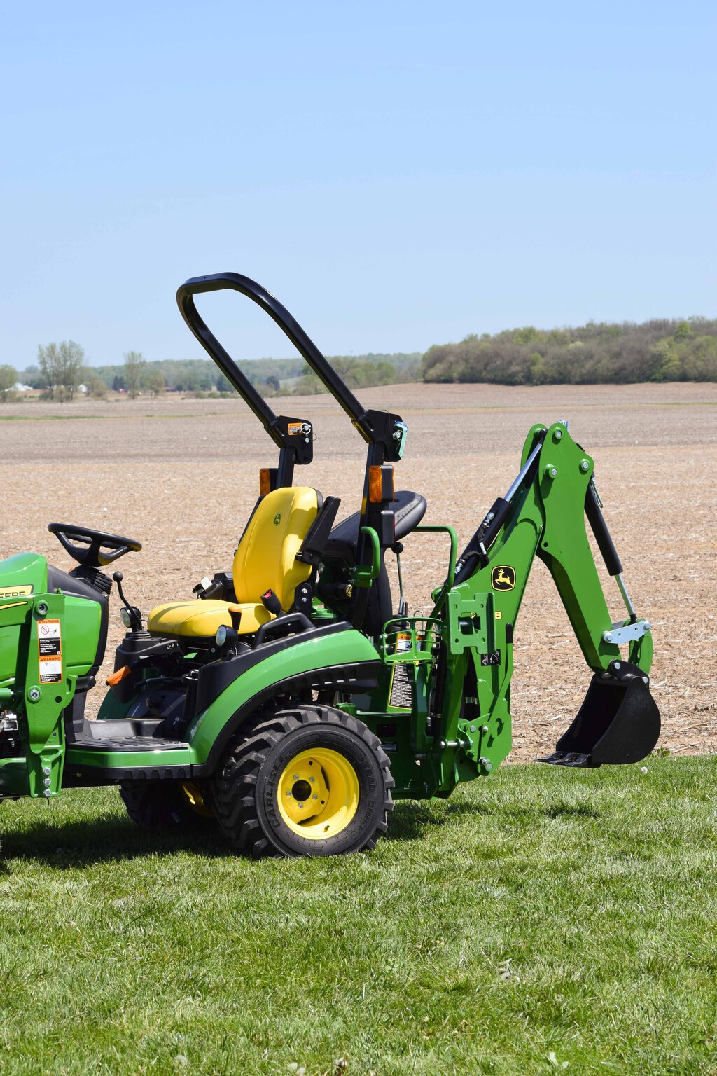 New In-Stock 2026 John Deere 1025R Compact Utility Tractors at Koenig Equipment in Botkins, OH - PhotoXL4