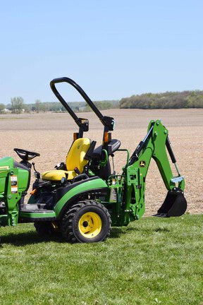 New In-Stock 2026 John Deere 1025R Compact Utility Tractors at Koenig Equipment in Botkins, OH - Photo4