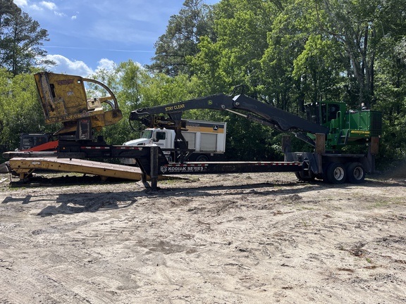 Photo of a 2023 John Deere 437E
