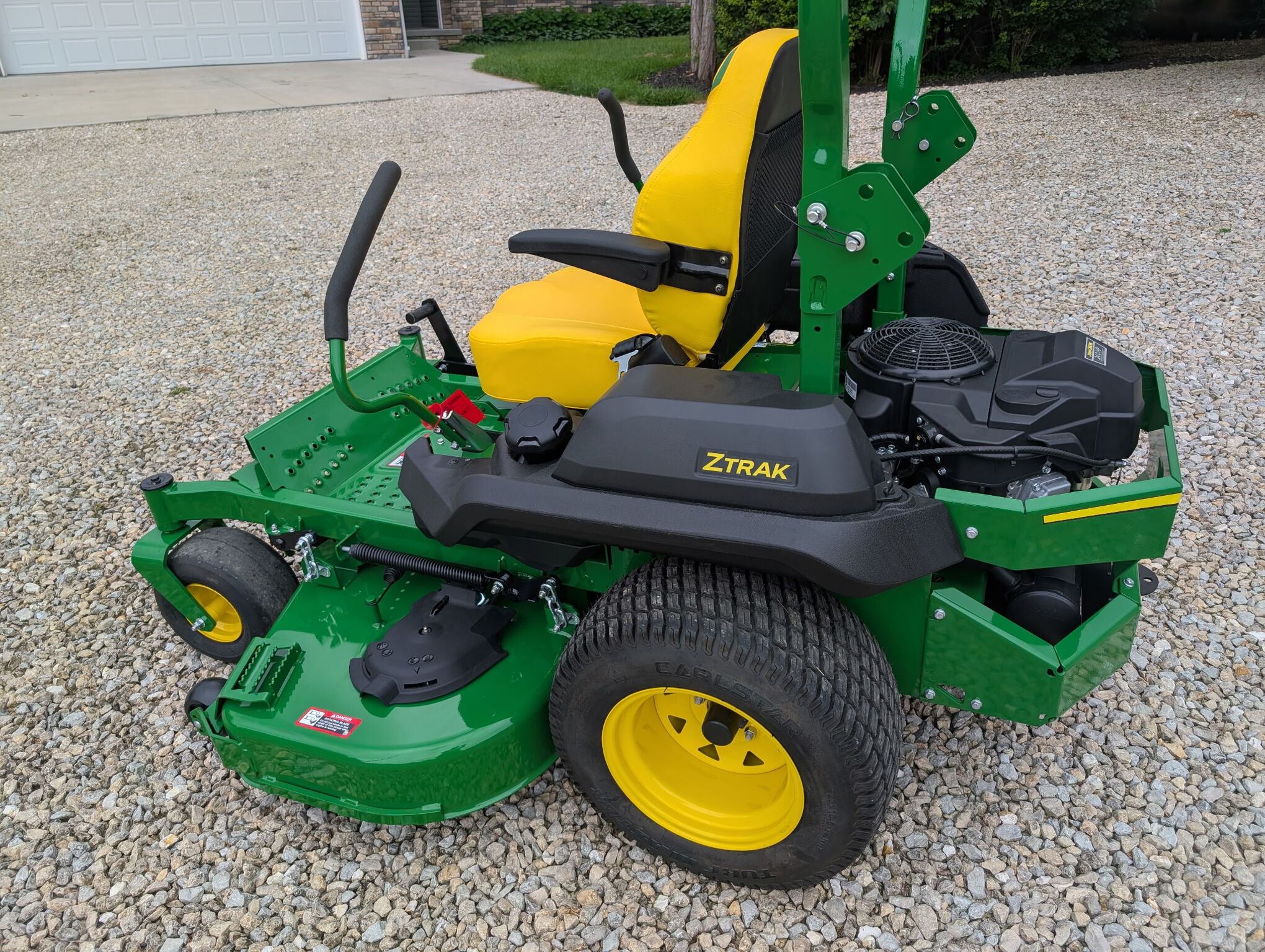 Used 2026 John Deere Z730M Zero Turn Mowers at Koenig Equipment in Oxford, OH - PhotoXL3