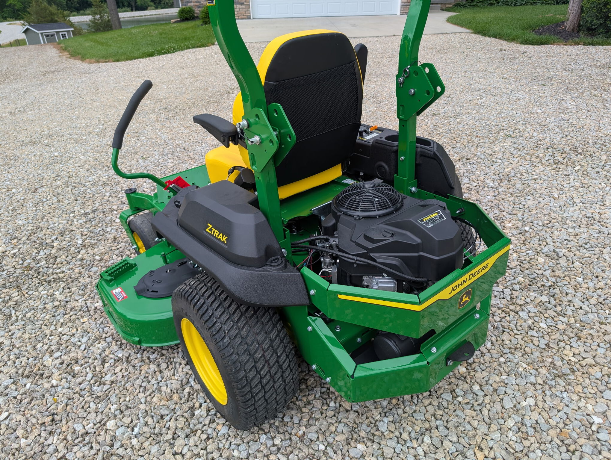 Used 2026 John Deere Z730M Zero Turn Mowers at Koenig Equipment in Oxford, OH - PhotoXL4