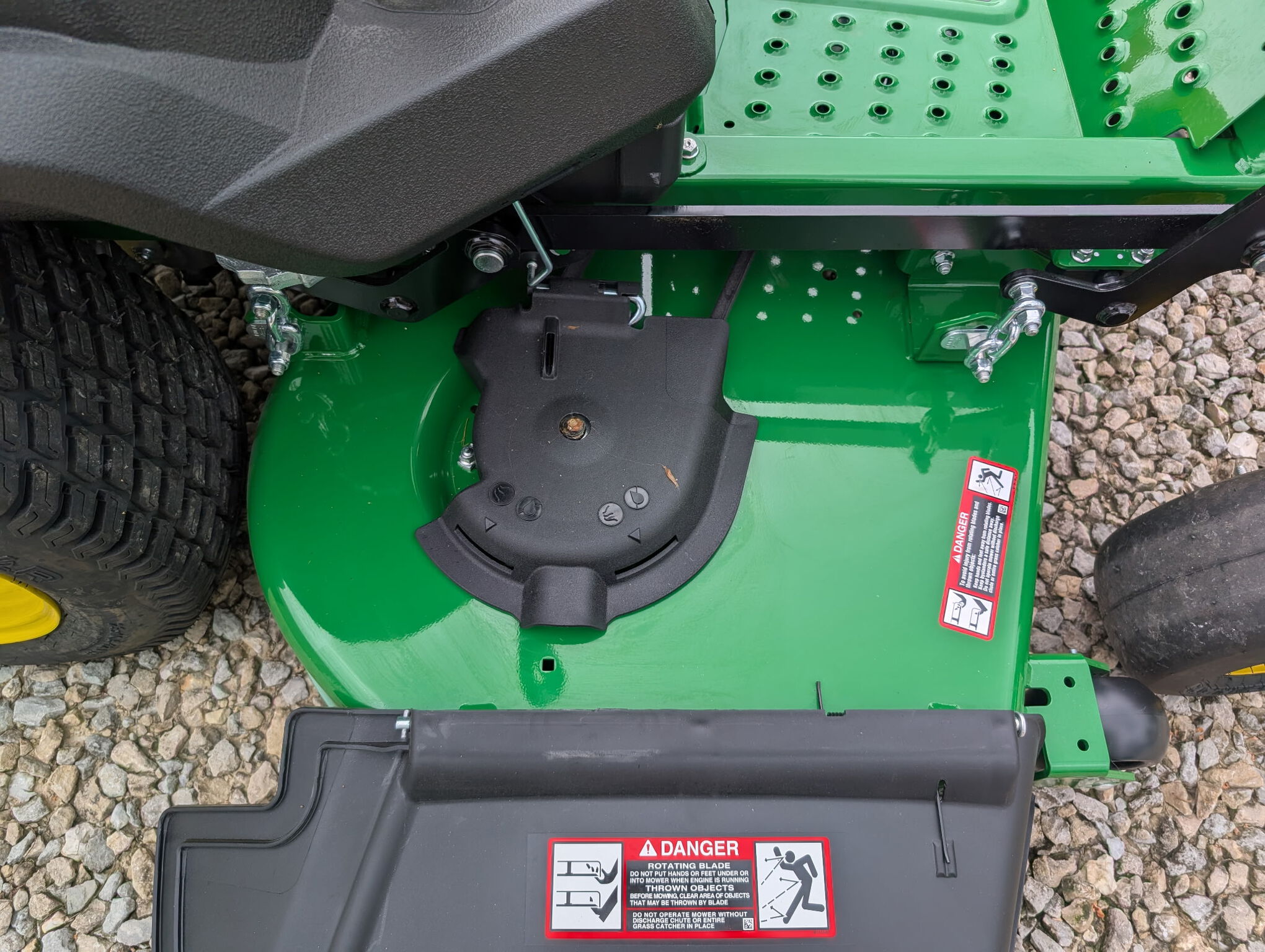 Used 2026 John Deere Z730M Zero Turn Mowers at Koenig Equipment in Oxford, OH - PhotoXL9