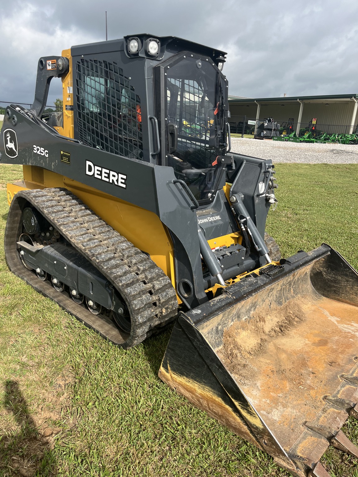 2025 John Deere 325G