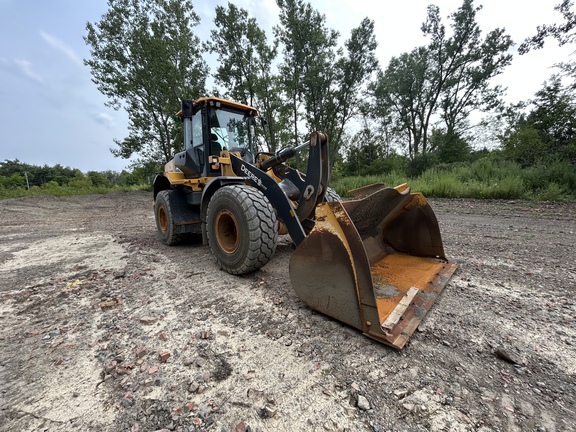 2023 John Deere 624 P