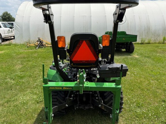 Photo of 2015 John Deere 1025R