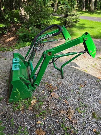 Photo of 2015 John Deere 1025R