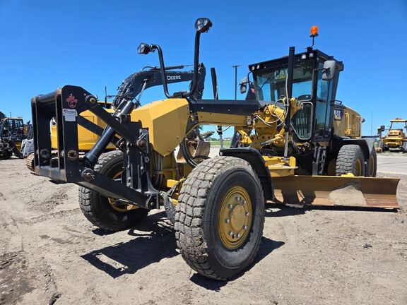 Photo of a 2019 Caterpillar 140AWD