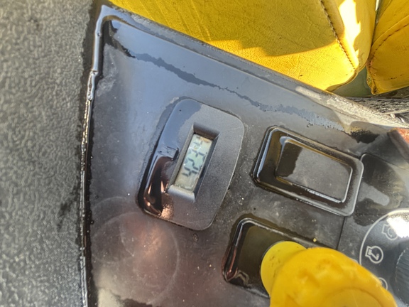 Used 2012 John Deere Z445 Zero Turn Mowers at Horizon Ag & Turf in Vermilion, AB - Photo5