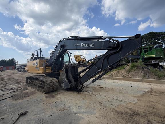2023 John Deere 200 G