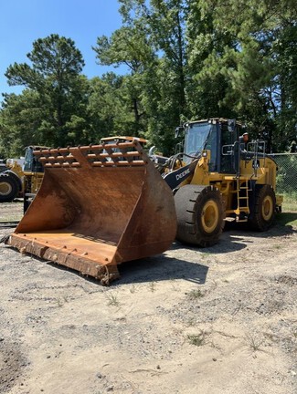 Photo of a 2023 John Deere 744 P