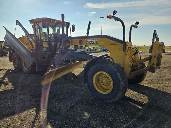 2011 John Deere 770G