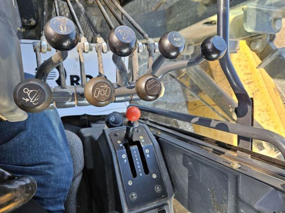 2011 John Deere 770G
