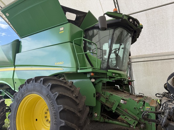Photo of 2012 John Deere S680
