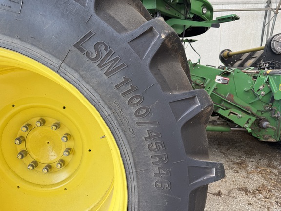 Photo of 2012 John Deere S680
