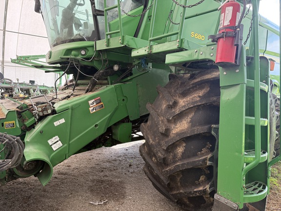 Photo of 2012 John Deere S680