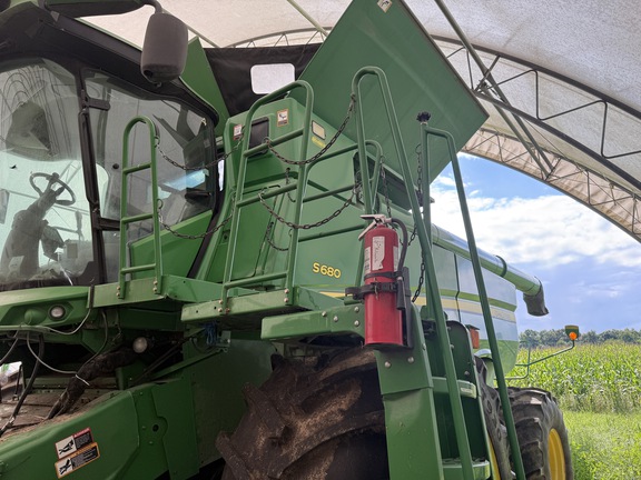 Photo of 2012 John Deere S680