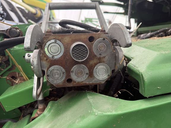 Photo of 2012 John Deere S680