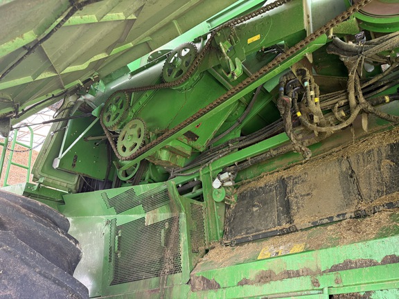 Photo of 2012 John Deere S680