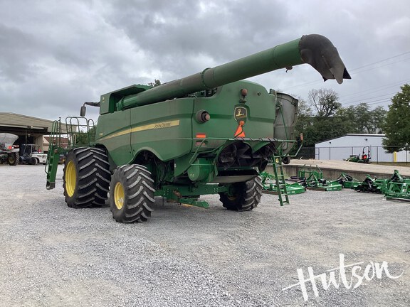 Photo of 2012 John Deere S680