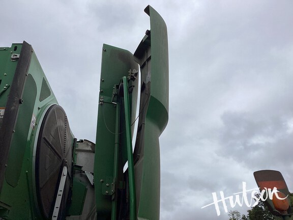 Photo of 2012 John Deere S680