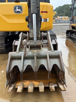 2023 John Deere 200 G