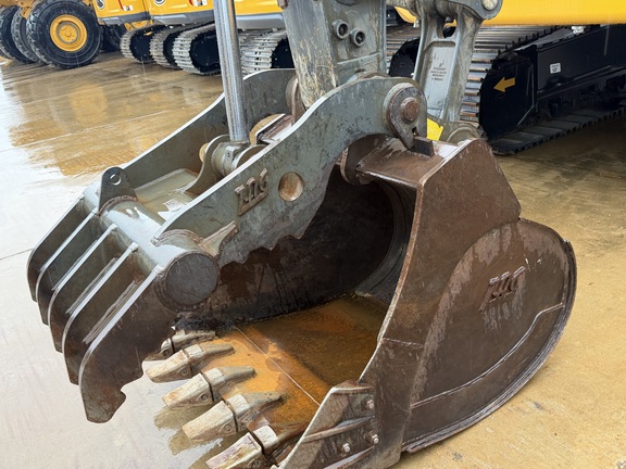 2023 John Deere 200 G