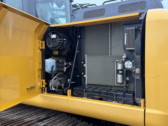 2023 John Deere 200 G