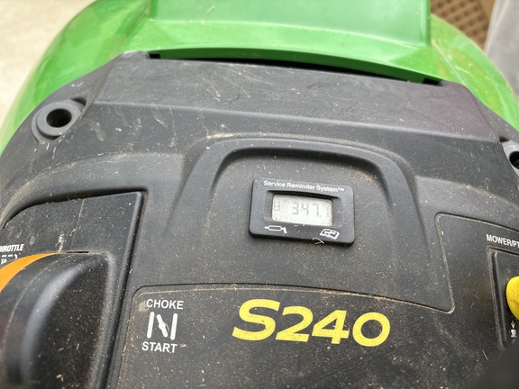 Used 2015 John Deere S240 Lawn & Garden Tractors at Koenig Equipment in Amelia, OH - Photo7