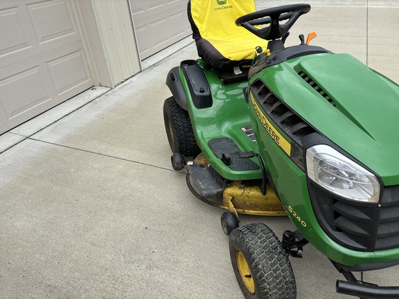 Used 2015 John Deere S240 Lawn & Garden Tractors at Koenig Equipment in Amelia, OH - Photo4