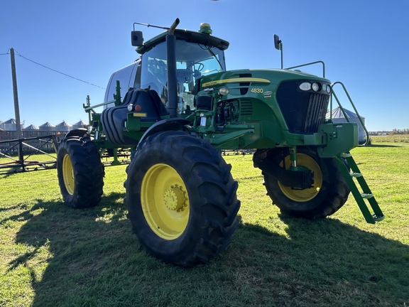 Used 2011 John Deere 4830 Self Propelled Sprayers at Horizon Ag & Turf in Lloydminster, AB - Photo2