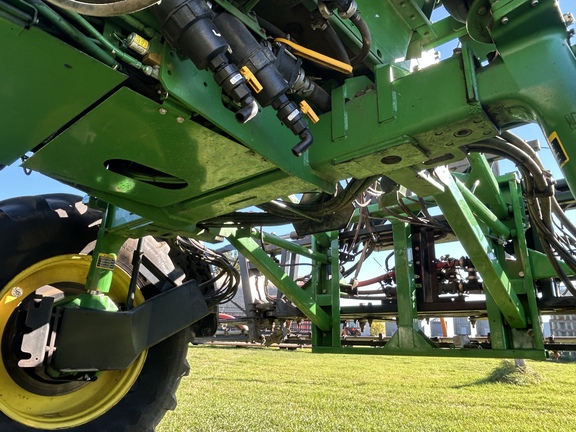 Used 2011 John Deere 4830 Self Propelled Sprayers at Horizon Ag & Turf in Lloydminster, AB - Photo9
