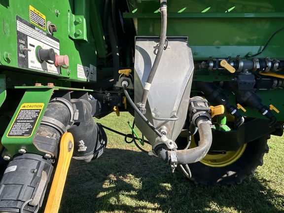 Used 2011 John Deere 4830 Self Propelled Sprayers at Horizon Ag & Turf in Lloydminster, AB - Photo17