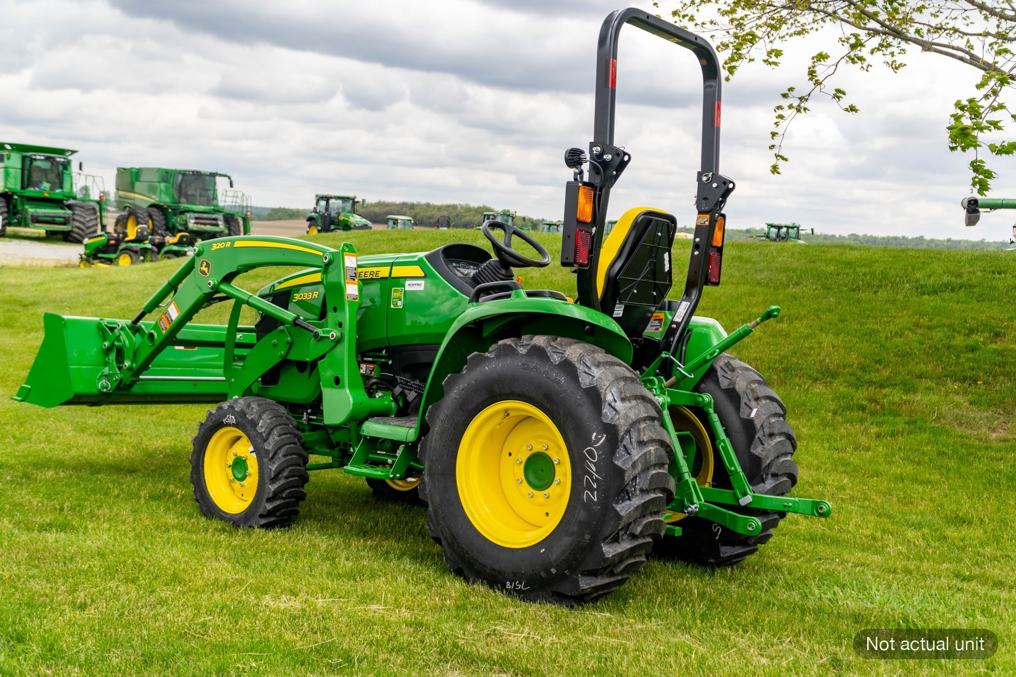 New In-Stock 2026 John Deere 3033R Compact Utility Tractors at Koenig Equipment in Germantown, OH - PhotoXL0