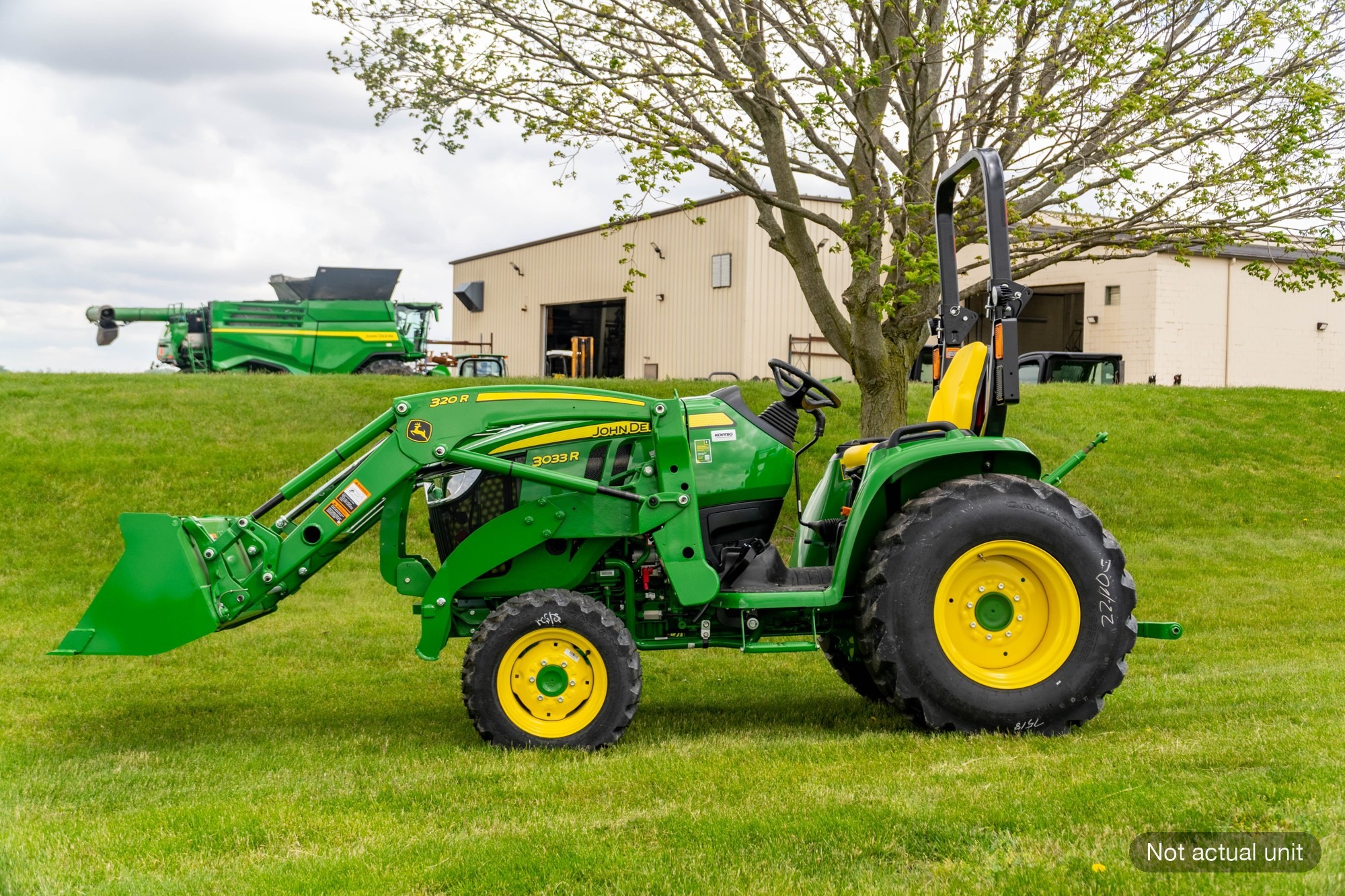 New In-Stock 2026 John Deere 3033R Compact Utility Tractors at Koenig Equipment in Germantown, OH - PhotoXL2