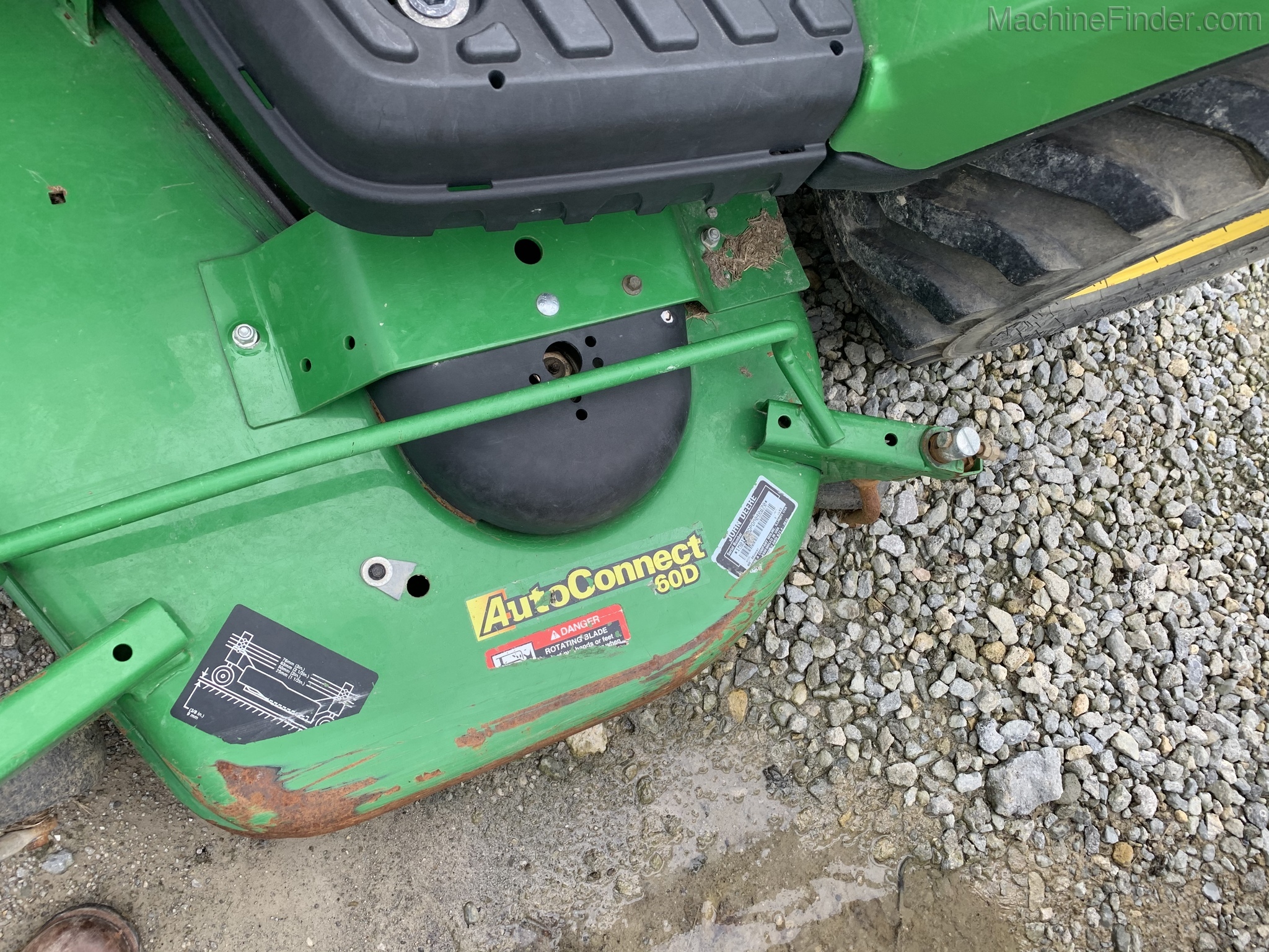 2014 John Deere 1023E Image 8