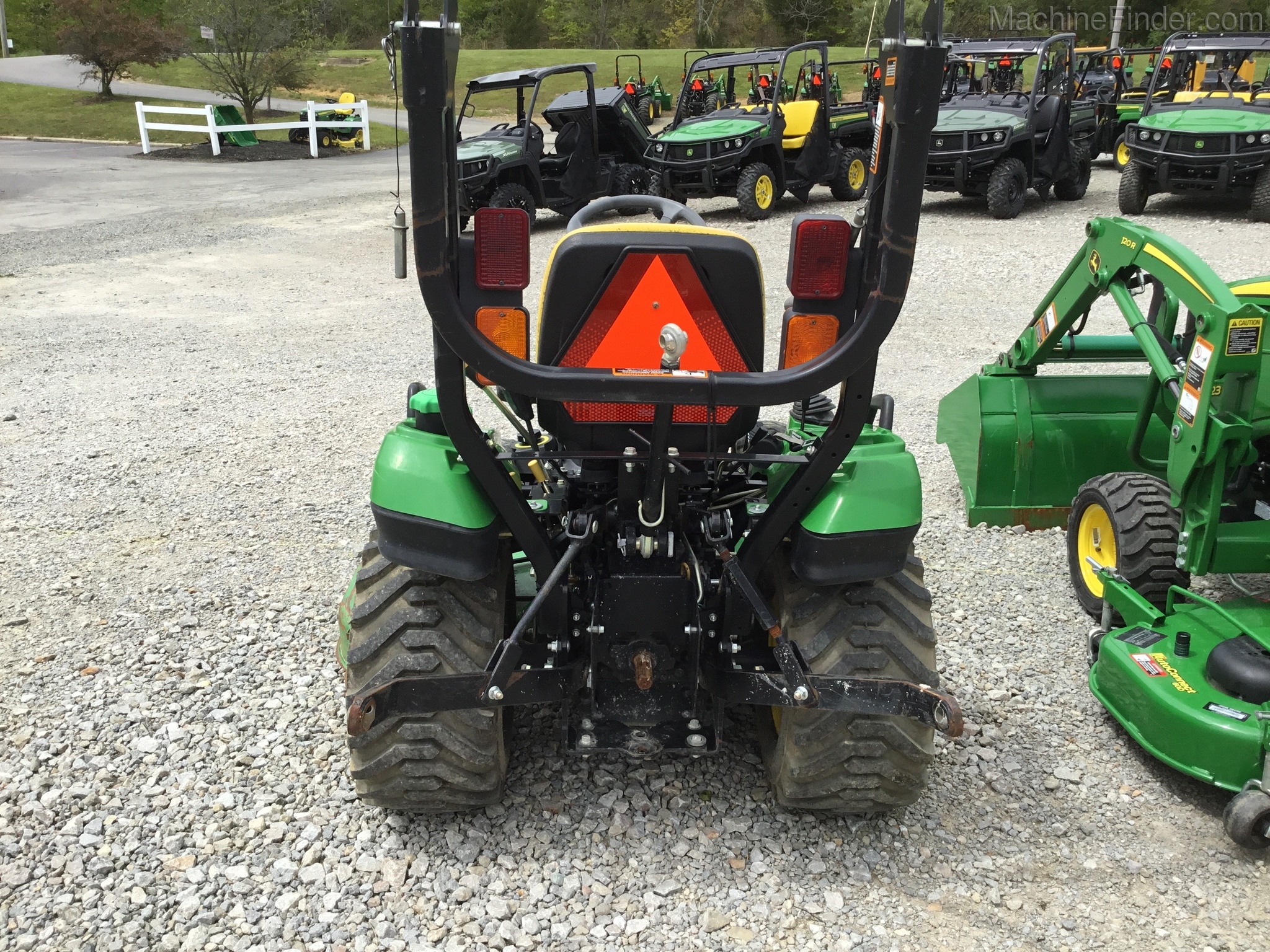2014 John Deere 1023E Image 10