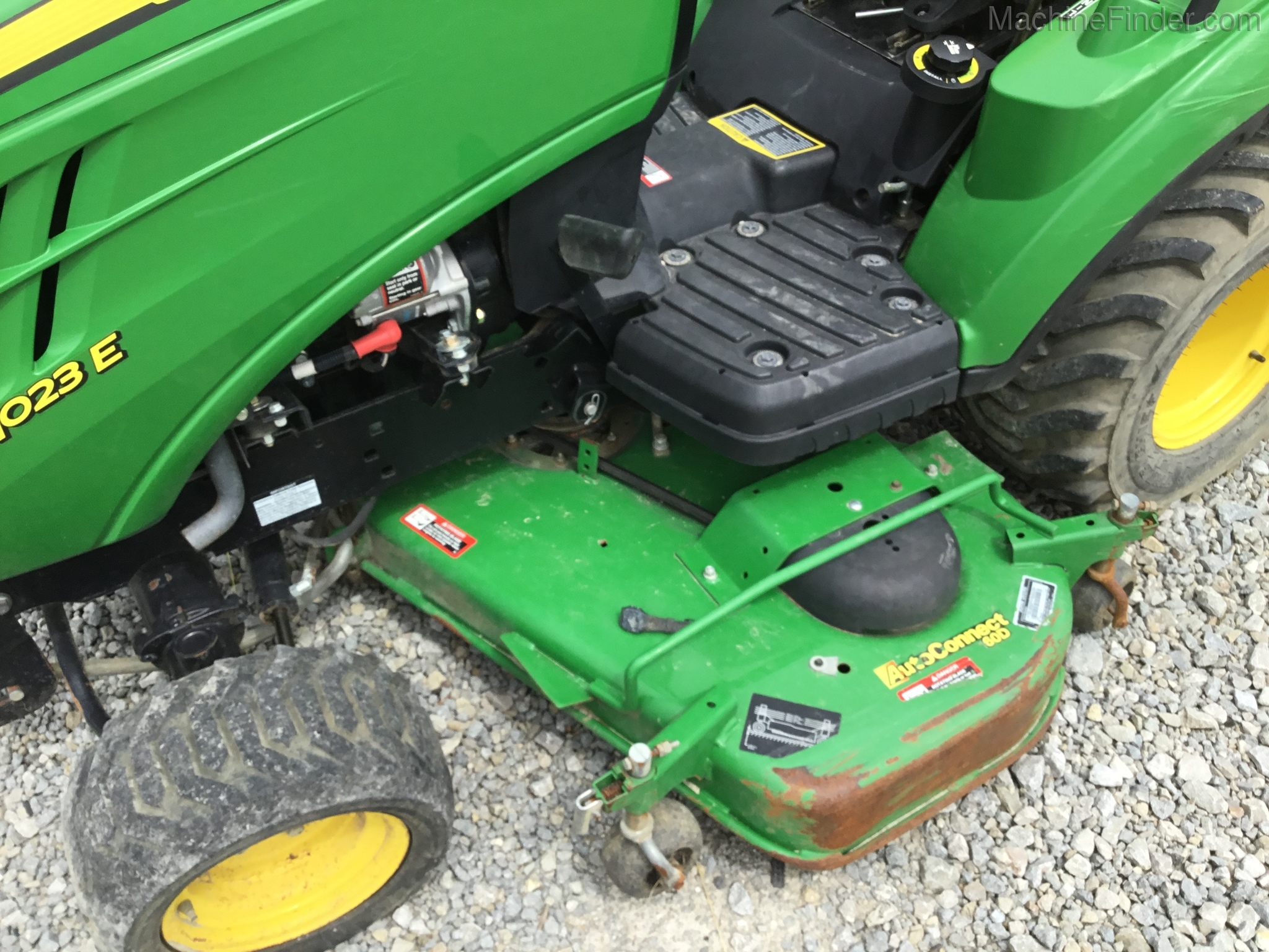 2014 John Deere 1023E Image 9