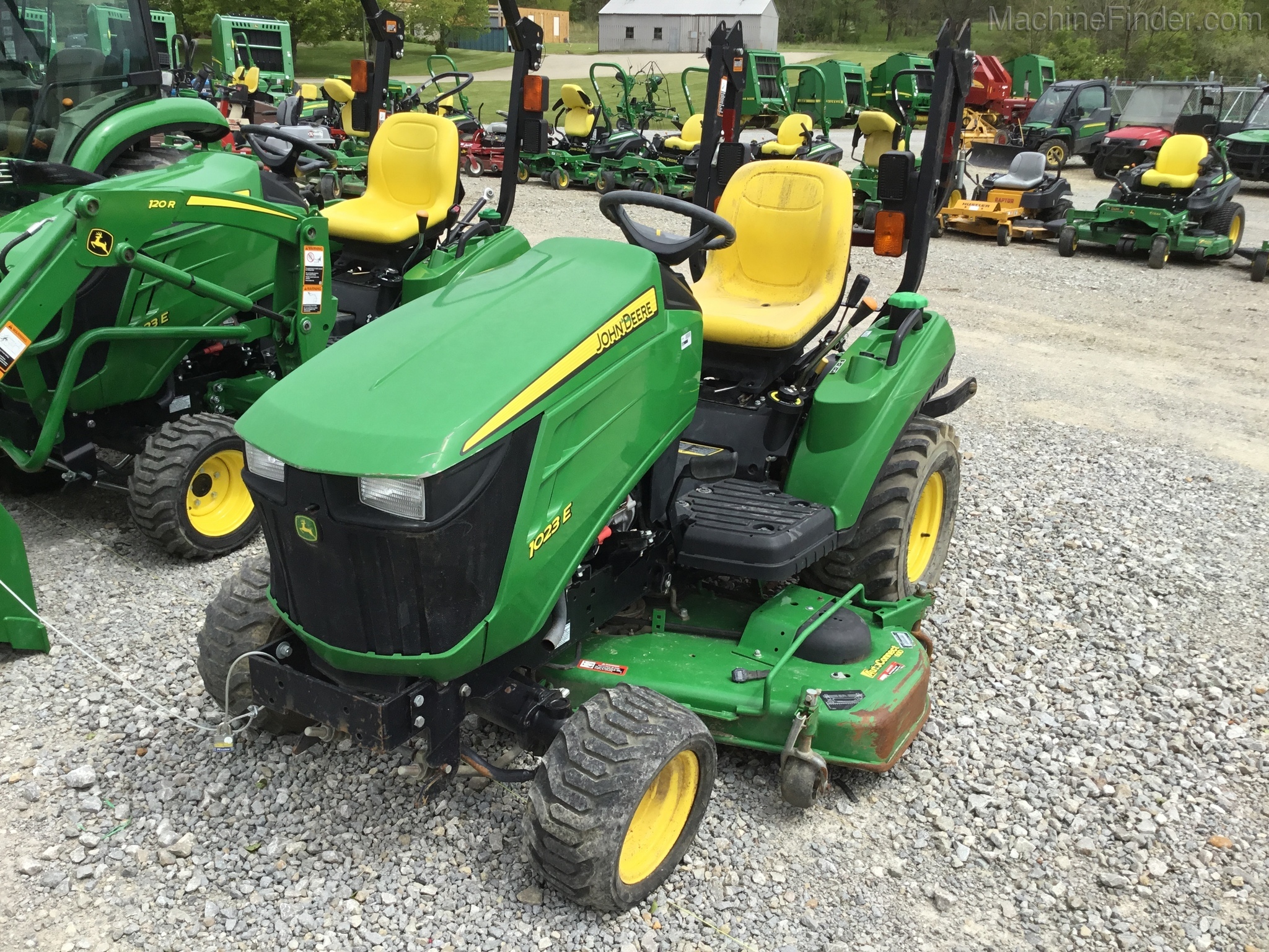 2014 John Deere 1023E Image 11