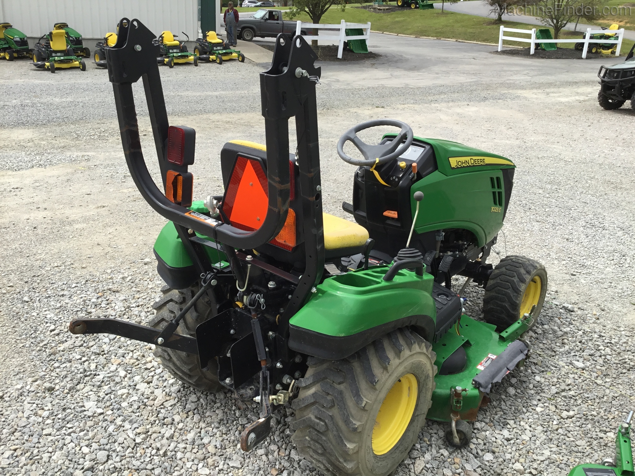2014 John Deere 1023E Image 13