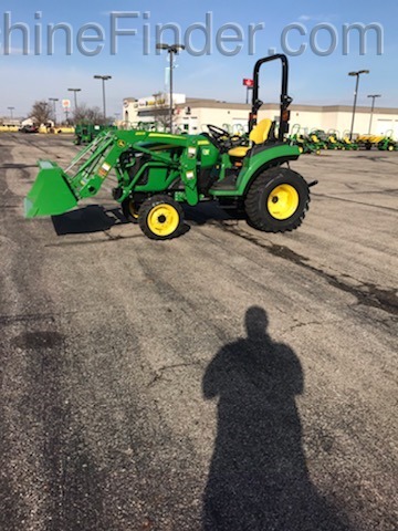 2020 John Deere 2032R Image 1