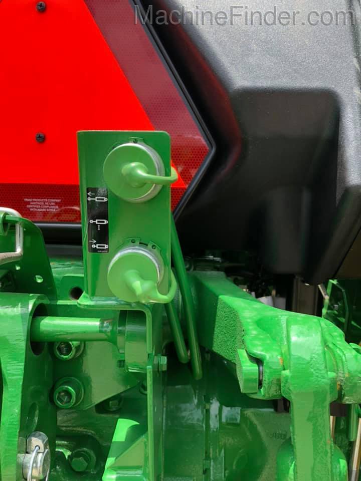 2020 John Deere 5055E Image 5